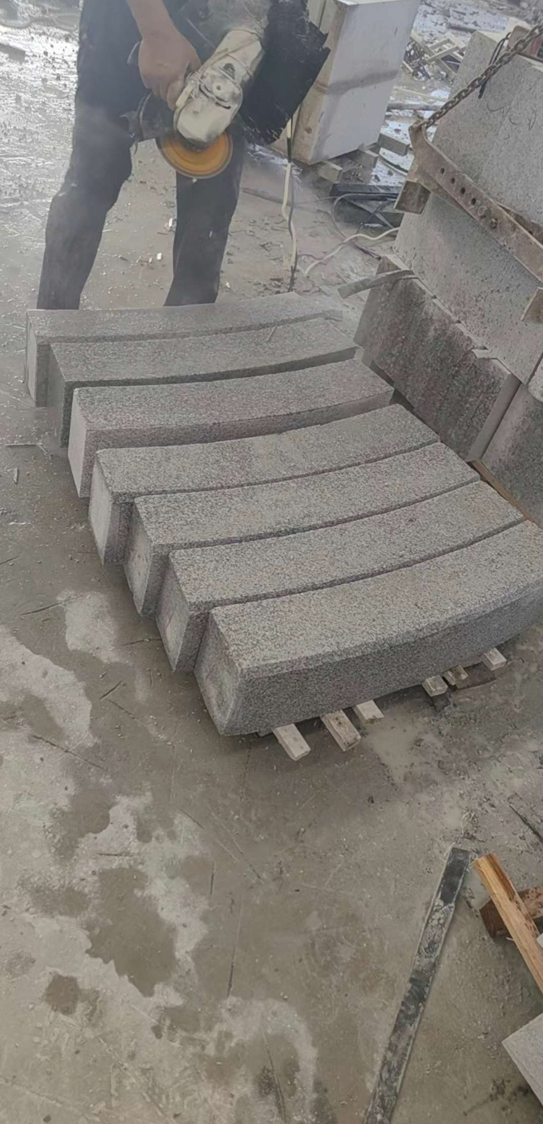 武威芝麻白弧形路牙石