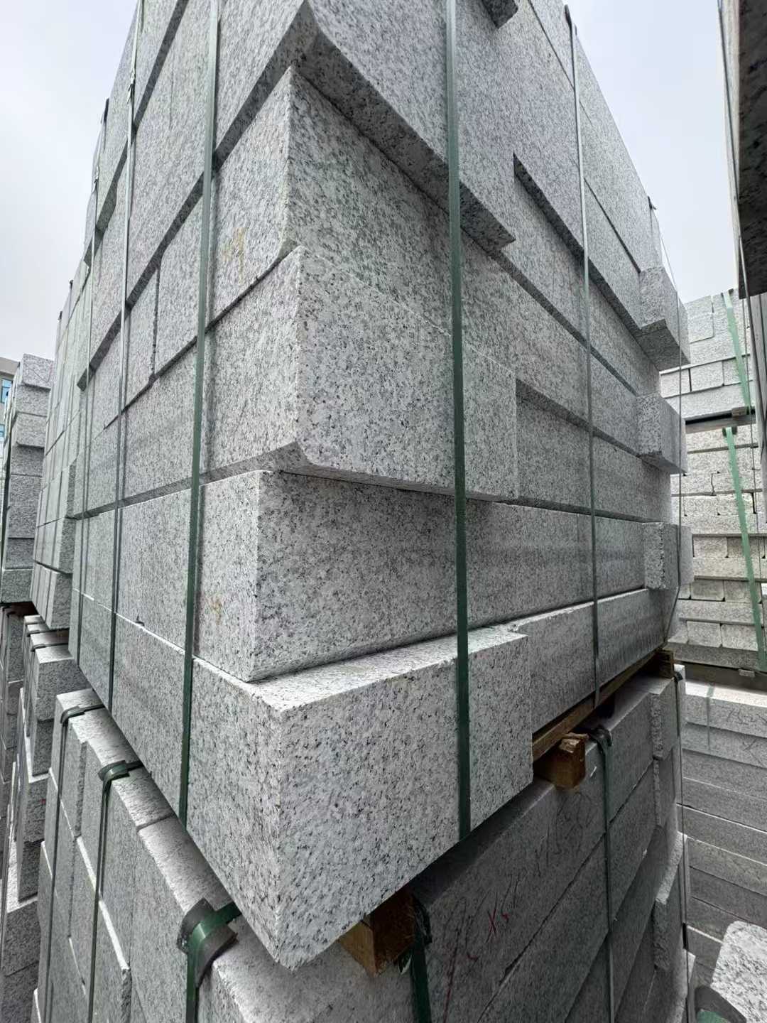 武威芝麻白路牙石 马路牙子