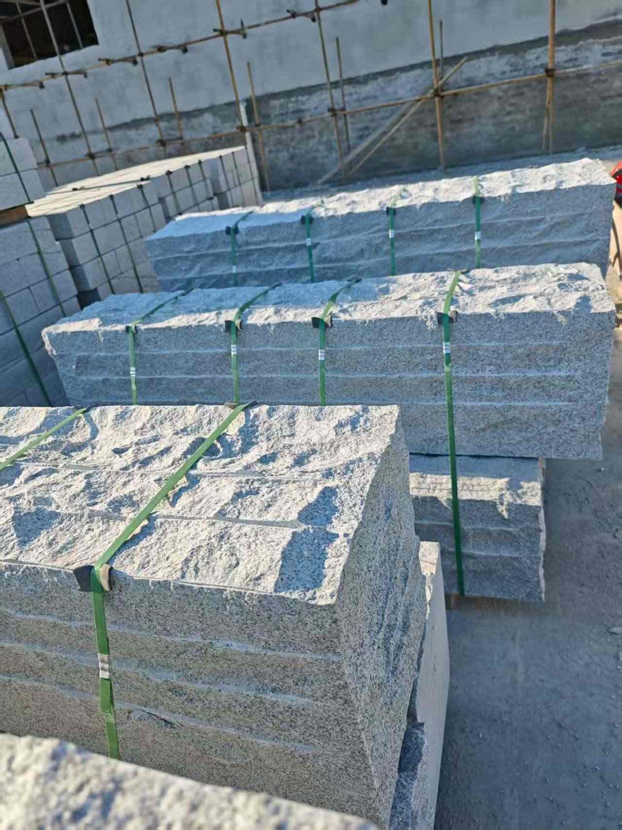 武威芝麻白自然面整石 坐凳